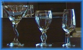 foto bicchieri irish coffee, coppetta cocktail classica e bicchiere degustazione